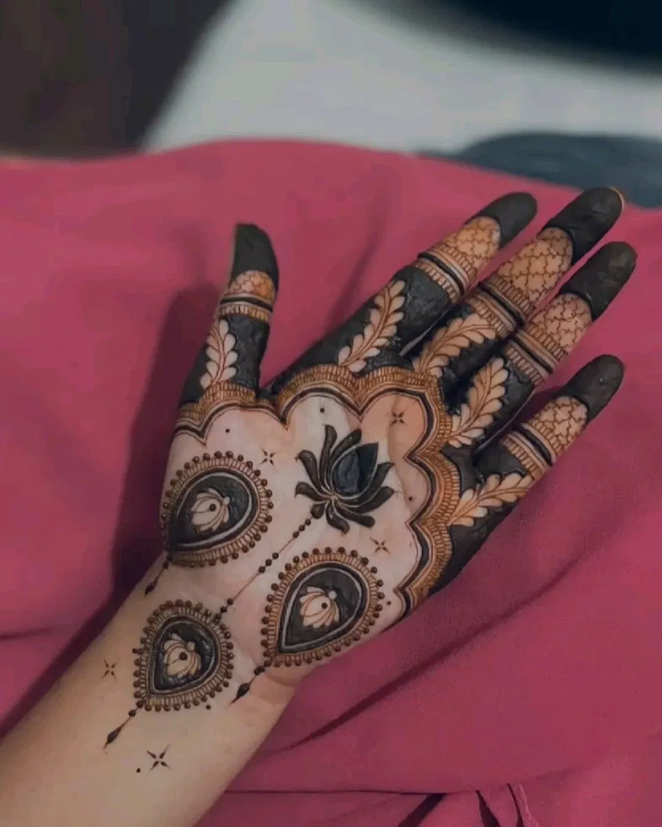 Aesthetic Bridal Front Hand Mehndi Design with Lotus for Engagement