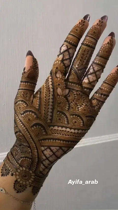 bridal stylish front hand mehndi design
