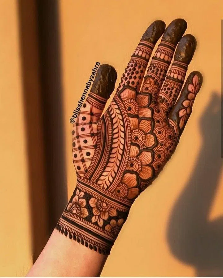 Indian Simple Front Hand Mehndi Design with Moon