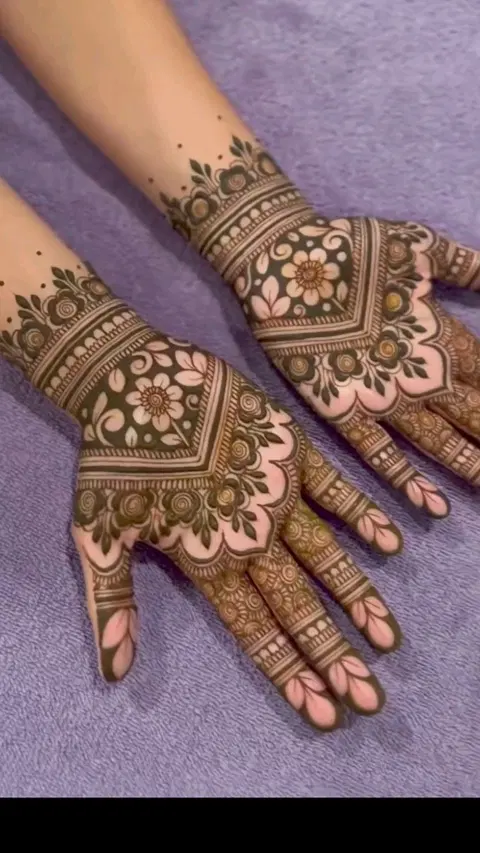 bridal indian moon front hand mehndi design
