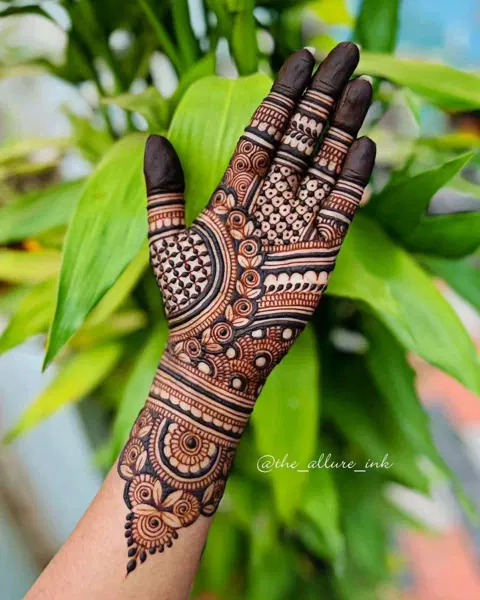 arabic bridal circle front hand mehndi design