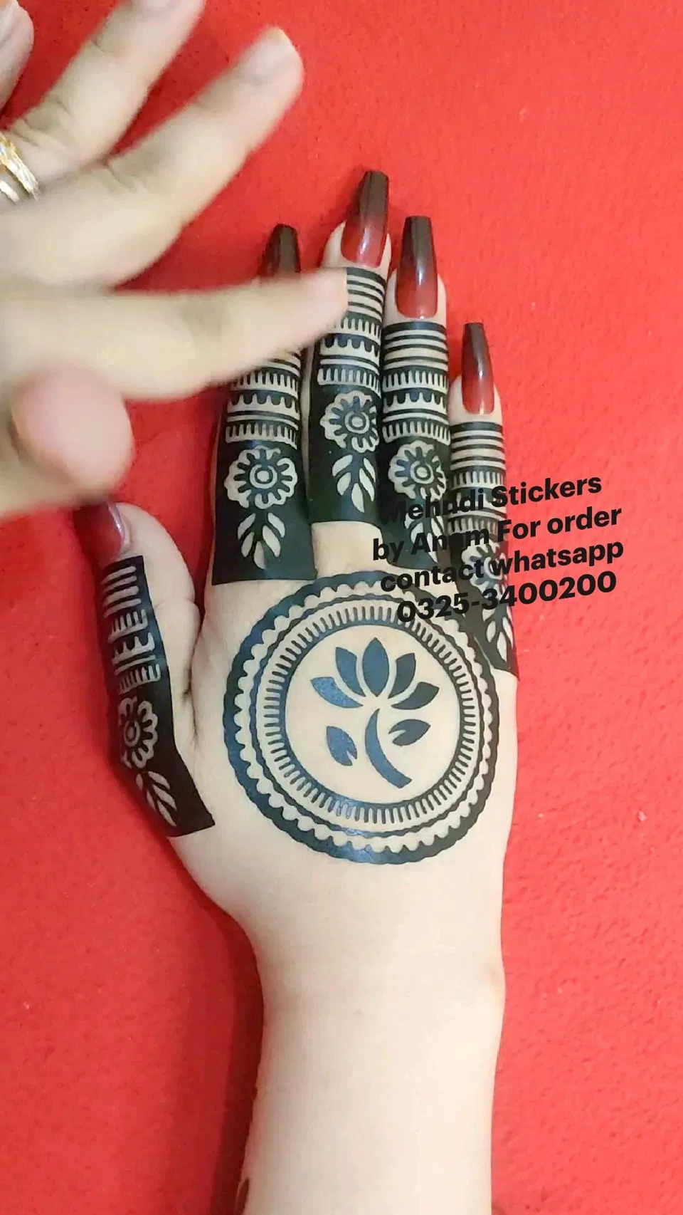 Simple Back Hand Mehndi Design with Gol Tikki and Lotus (4)