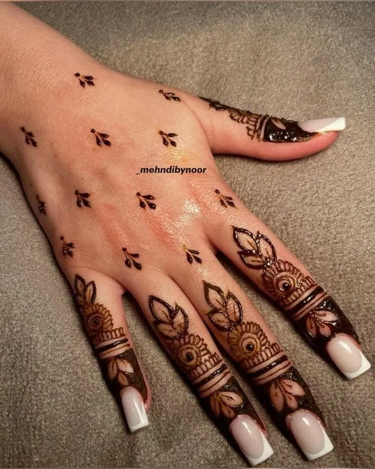 Aesthetic Minimal Back Hand Mehndi Design (14)