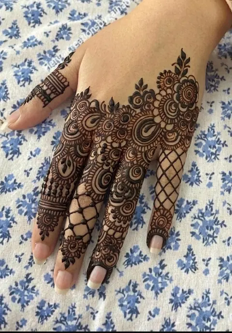 aesthetic royal arm mehndi design