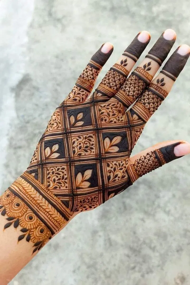 Aesthetic Bridal Back Hand Mehndi Design for Diwali (5)
