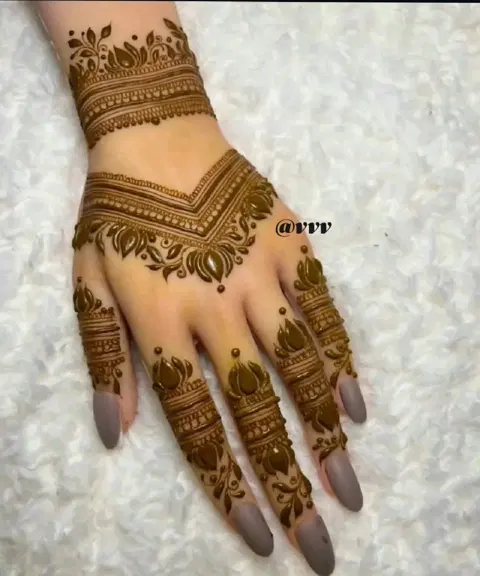 simple stylish bel back hand mehndi design