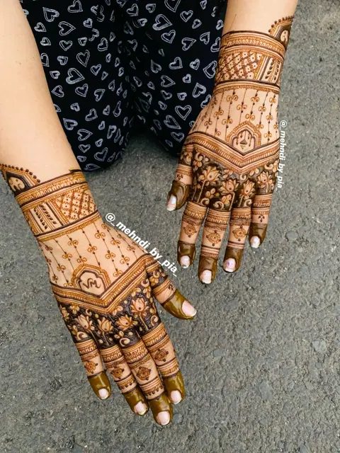 bridal indian heart back hand mehndi design