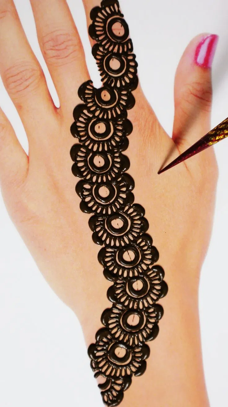 Arabic Simple Back Hand Mehndi Design with Gol Tikki (5)