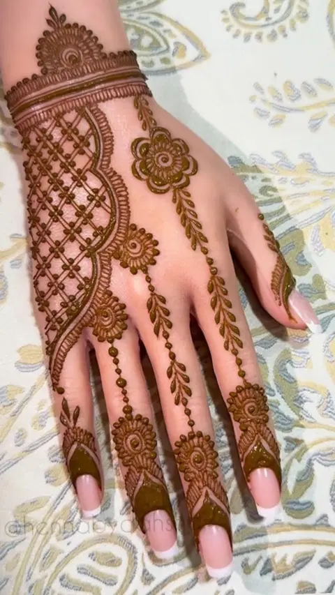 arabic bridal circle back hand mehndi design