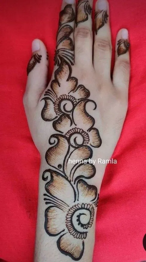 Arabic Simple Arm Mehndi Design with Bel and Deity (3)