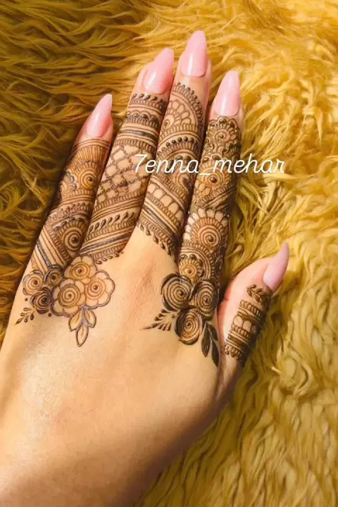 aesthetic simple back hand mehndi design