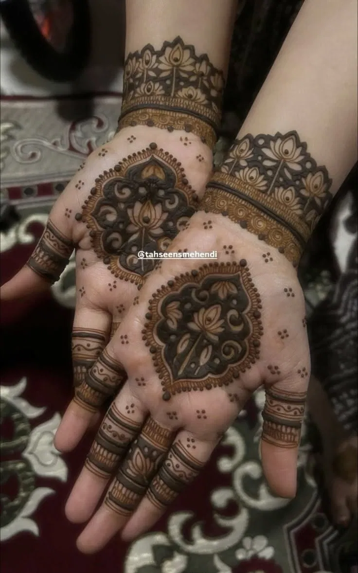 Aesthetic Royal Front Hand Mehndi Design with Gol Tikki and Hearts