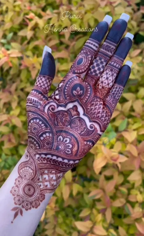 bridal indian circle foot mehndi design