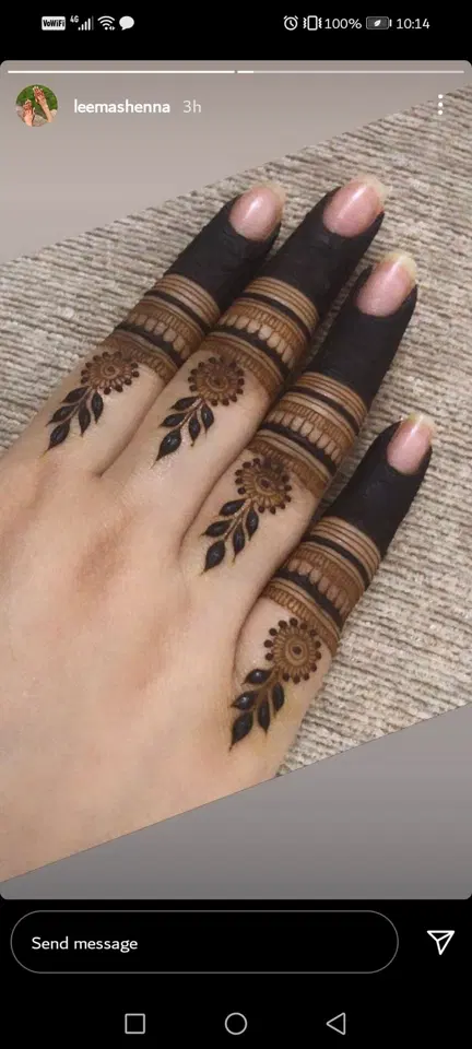 aesthetic arabic circle back hand mehndi design
