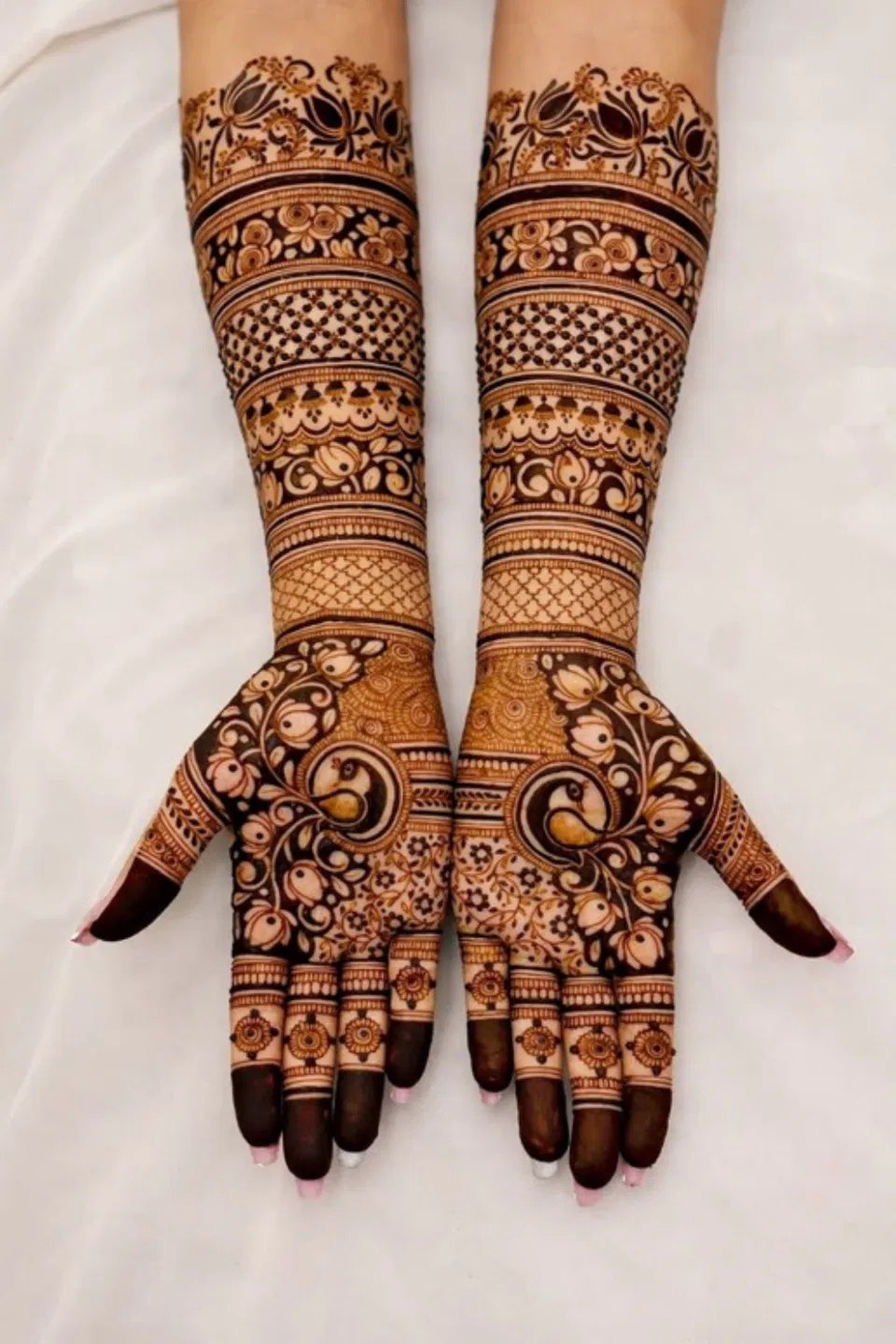 Bridal Royal Back Hand Mehndi Design with Figures and Peacock for Engagement (6)