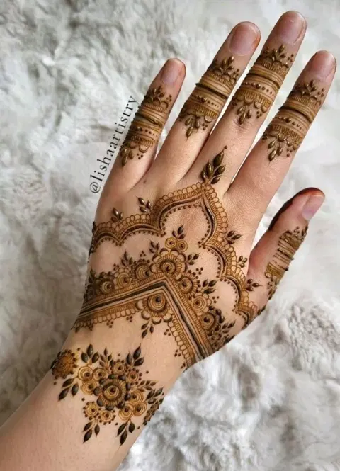 pakistani simple back hand mehndi design