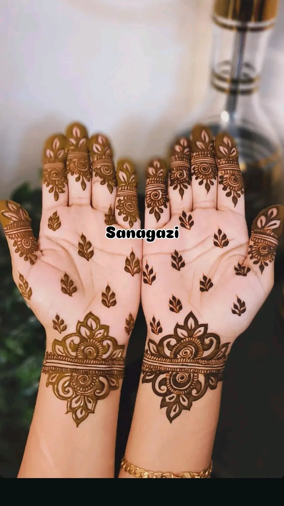 Arabic Simple Front Hand Mehndi Design (9)