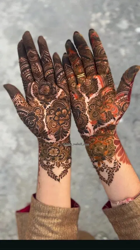 aesthetic arabic front hand mehndi design