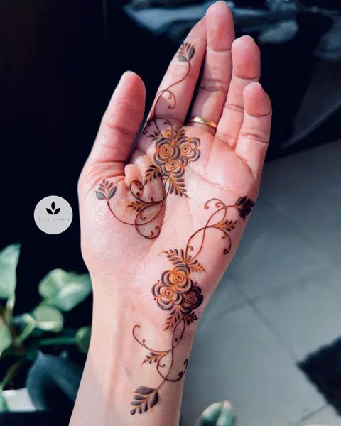 aesthetic arabic flower front hand mehndi design