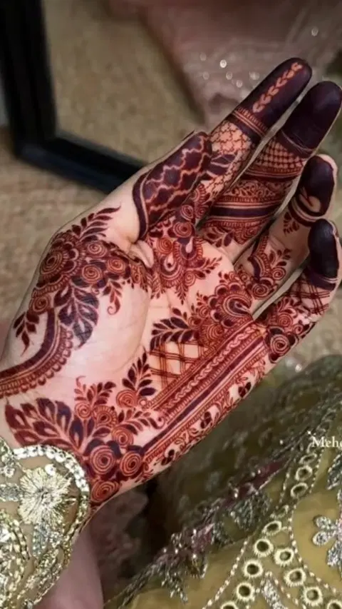 aesthetic bridal finger mehndi design