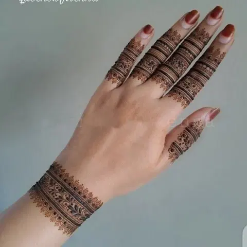 simple back hand mehndi design