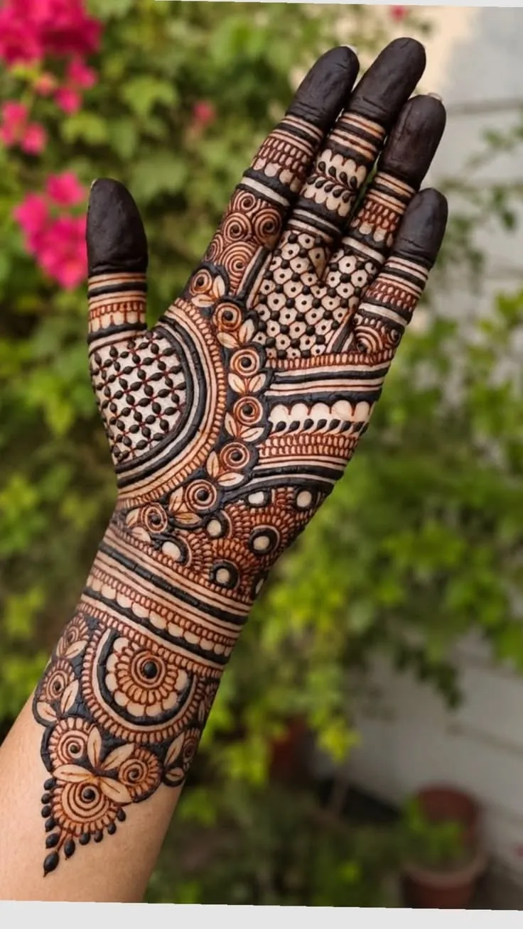 Aesthetic Arabic Front Hand Mehndi Design with Figures and Flowers for Teej
