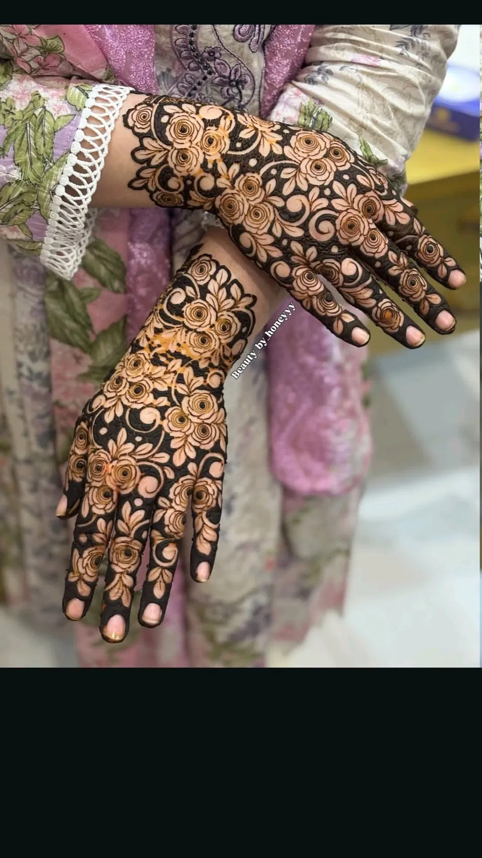 Aesthetic Arabic Arm Mehndi Design with Flowers for Engagement