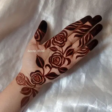 aesthetic arabic flower front hand mehndi design
