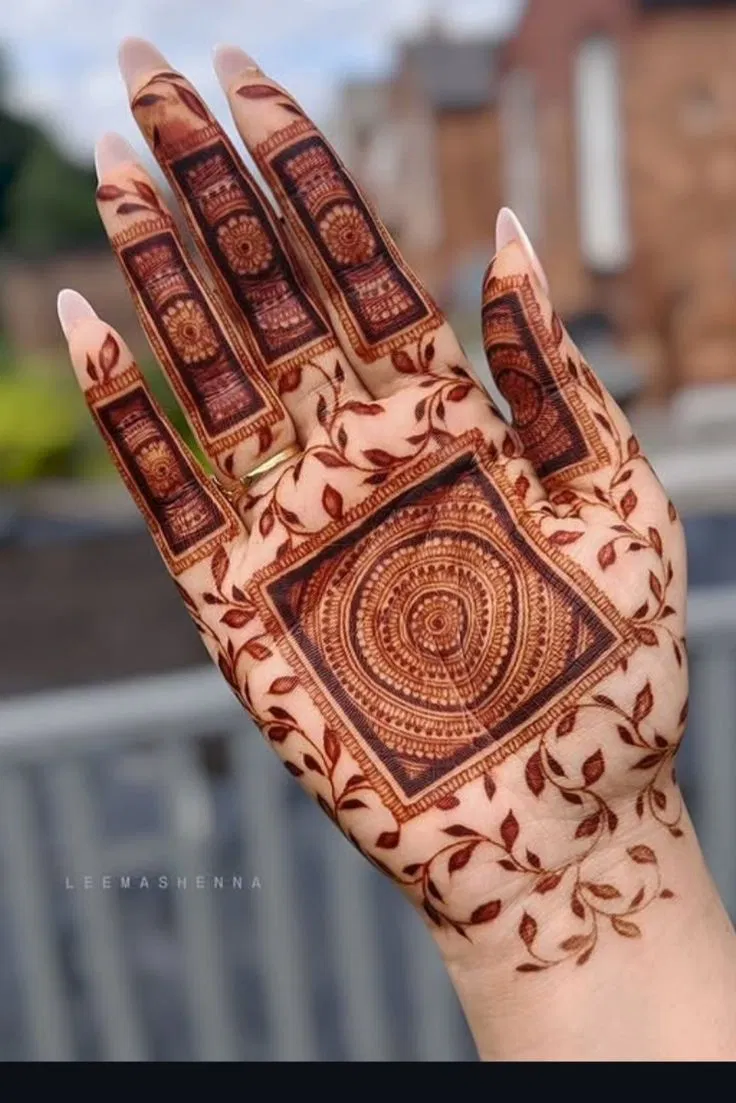 Indian Simple Front Hand Mehndi Design with Gol Tikki for Engagement