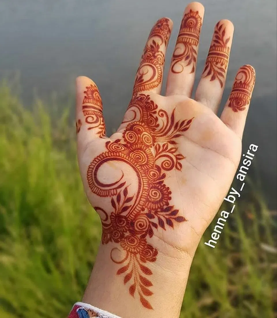 Aesthetic Arabic Front Hand Mehndi Design with Gol Tikki and Deity