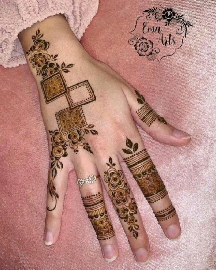 Aesthetic Simple Finger Mehndi Design with Jaal