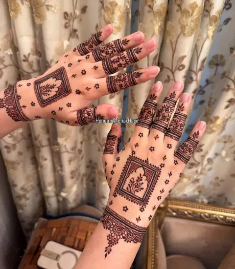 aesthetic simple finger mehndi design