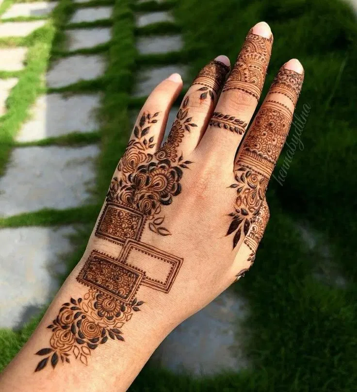 Minimal Simple Front Hand Mehndi Design with Gol Tikki and Hidden Name