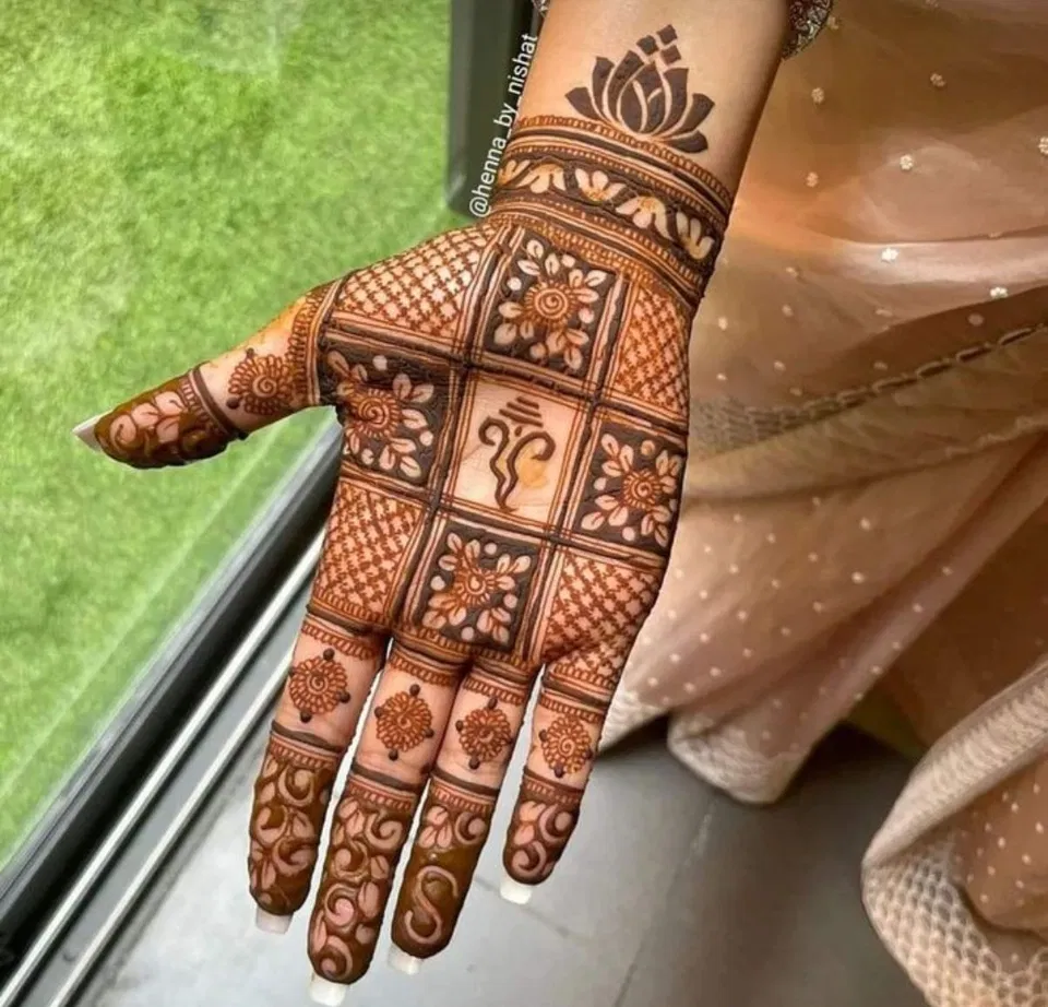 Simple Stylish Front Hand Mehndi Design (3)