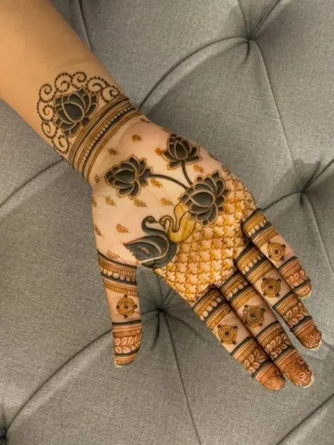 aesthetic bridal lotus front hand mehndi design