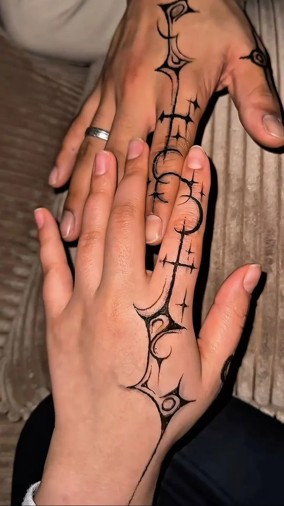 Simple Back Hand Mehndi Design with Figures