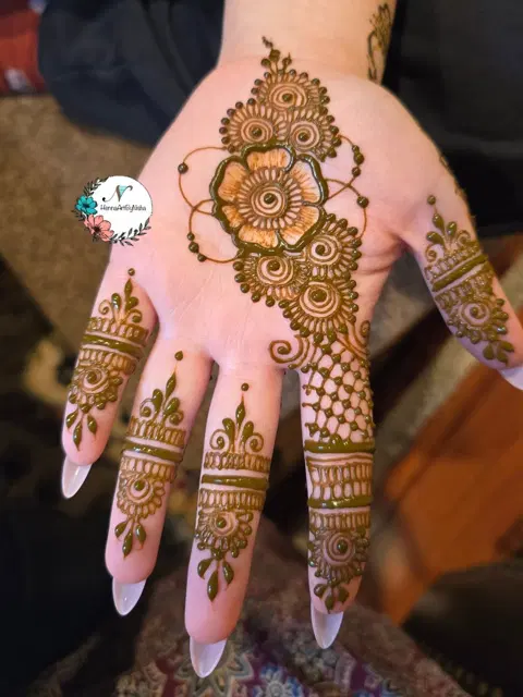 arabic simple jaal front hand mehndi design