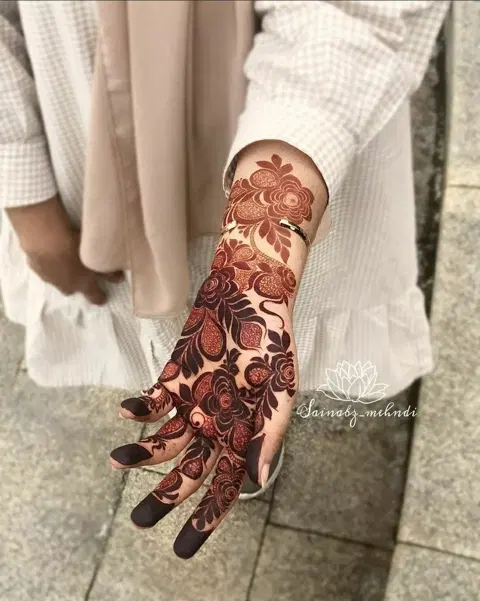 aesthetic arabic flower front hand mehndi design