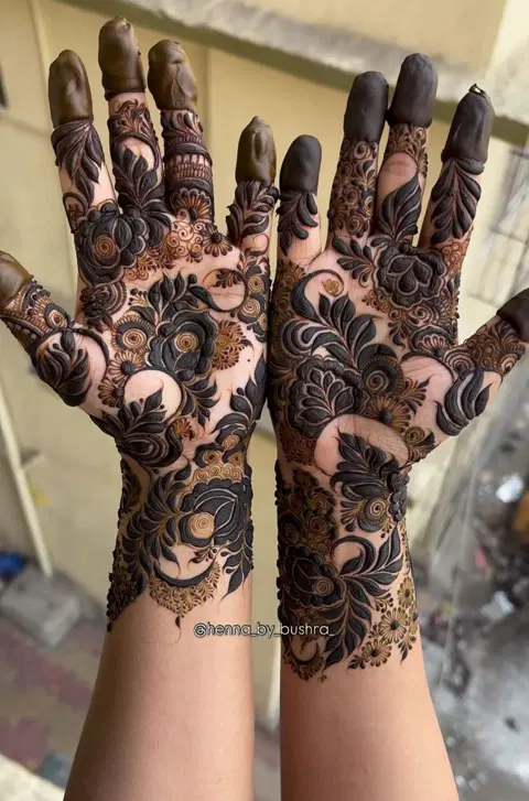 aesthetic dubai front hand mehndi design