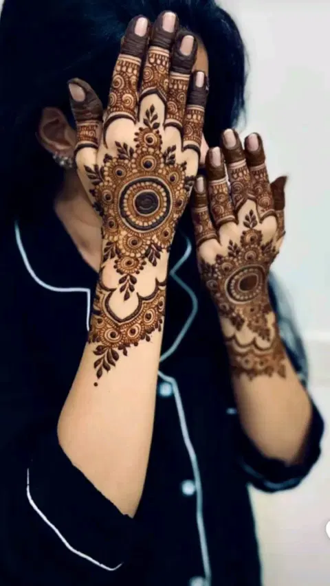 aesthetic dubai flower foot mehndi design