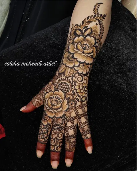 aesthetic bridal flower back hand mehndi design