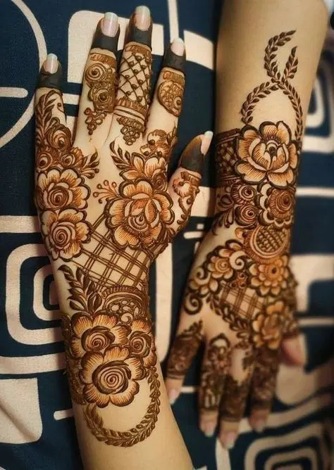 aesthetic dubai flower back hand mehndi design