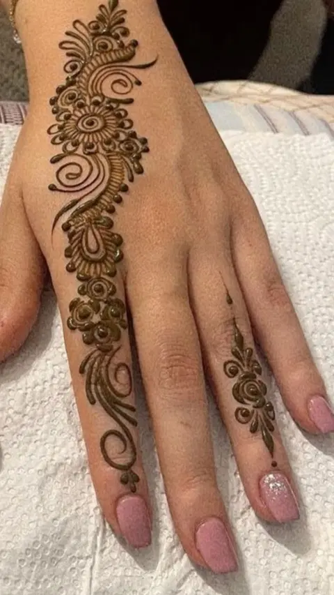 arabic simple bel finger mehndi design