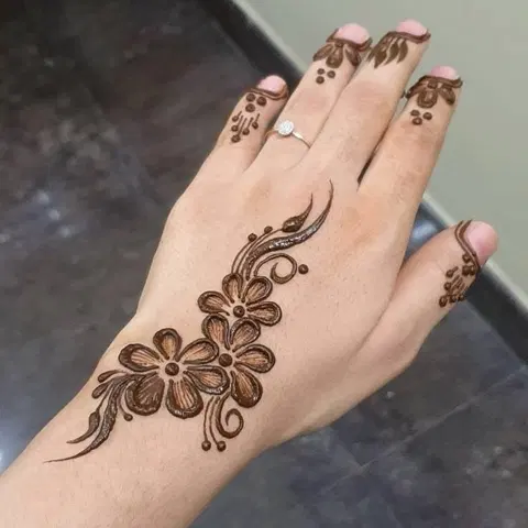 aesthetic arabic bel mehndi design
