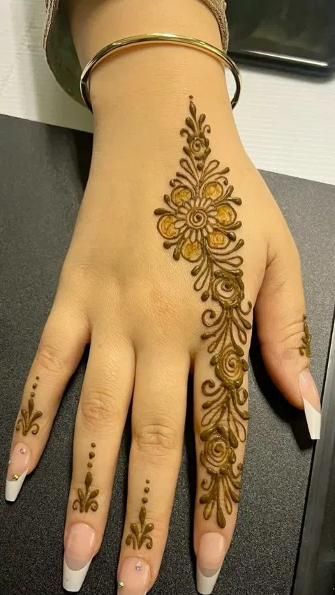 arabic simple bel back hand mehndi design