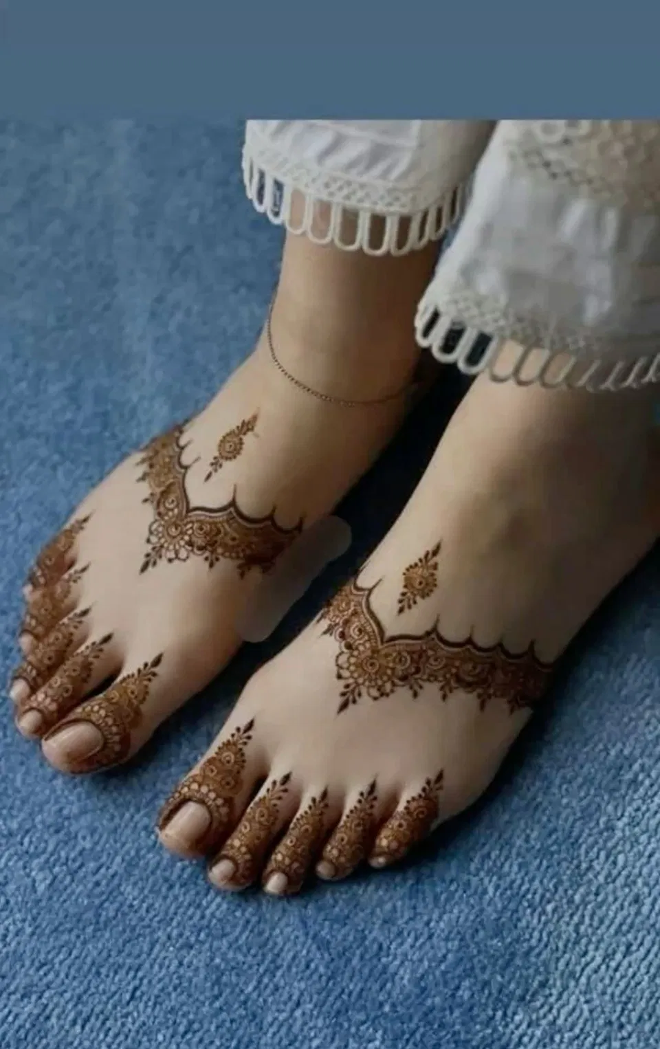 Bridal Pakistani Foot Mehndi Design with Flowers for Eid (3)
