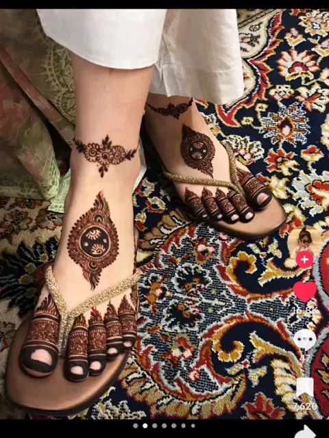 bridal pakistani figure foot mehndi design