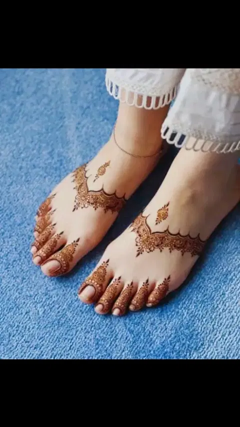 bridal minimal foot mehndi design