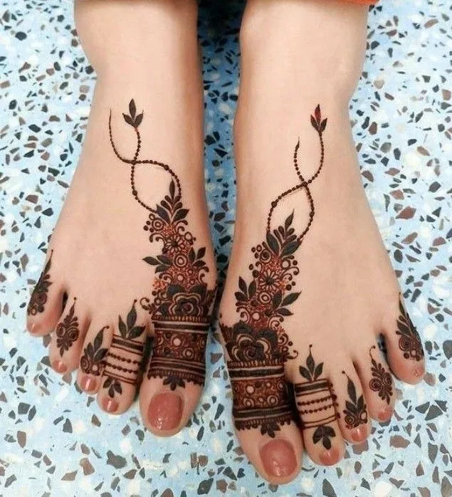 Minimal Pakistani Back Hand Mehndi Design with Lotus