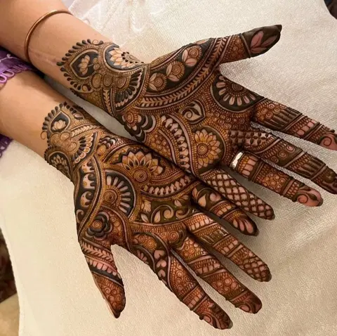 bridal indian circle front hand mehndi design